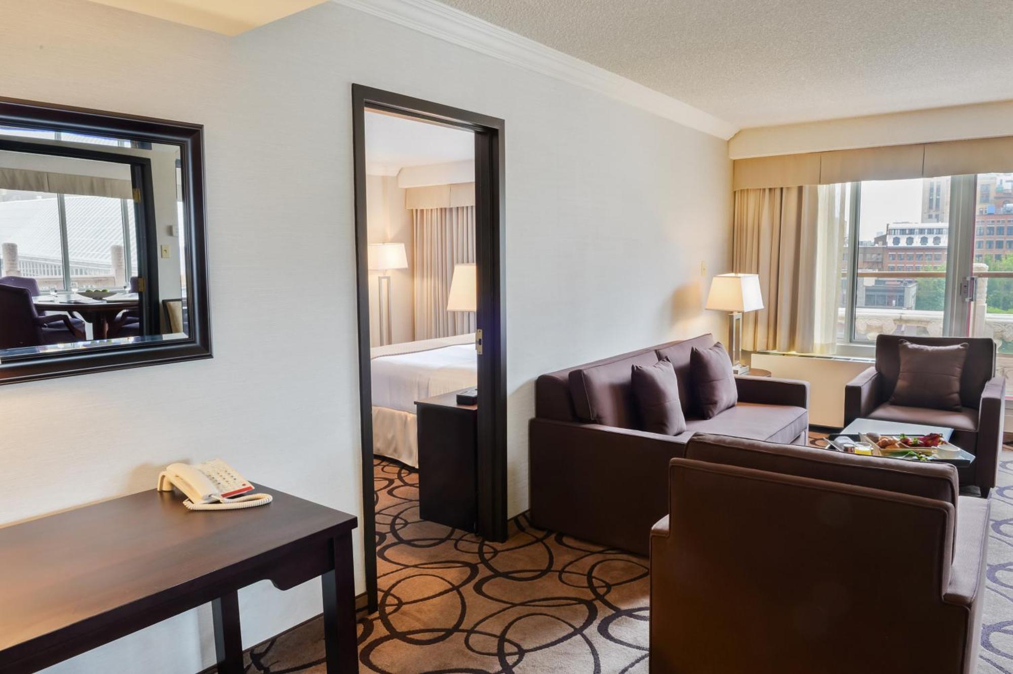 Centre Downtown By Ihg 4*